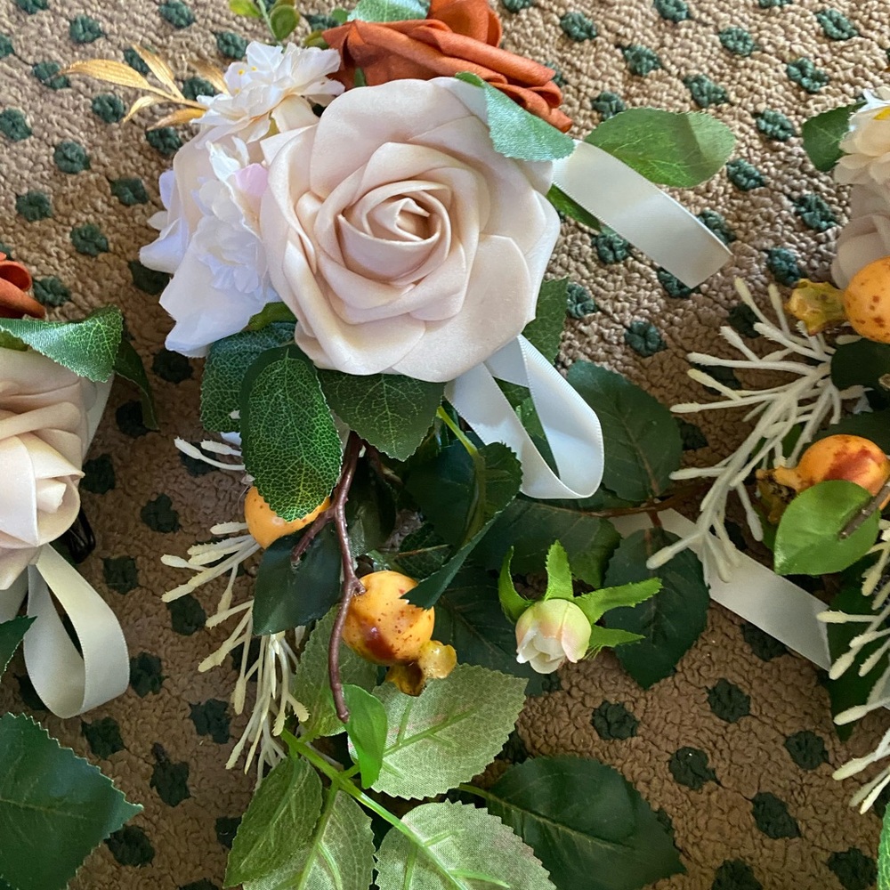 4 Chair Clips Floral Arrangement with Chiffon Ribbon - Picture 6 of 13